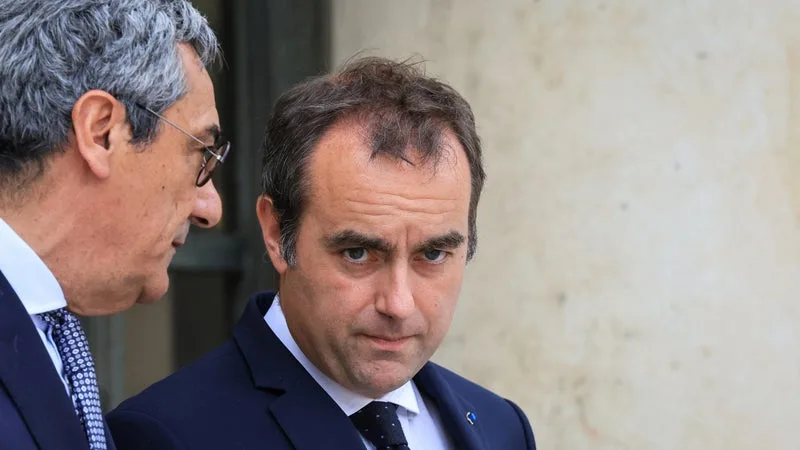 UN EFFET VISIBLE À LA POMPE « DÉBUT NOVEMBRE »: SÉBASTIEN LECORNU RECEVRA LUNDI LES DISTRIBUTEURS « POUR ORGANISER CONCRÈTEMENT » LA BAISSE ATTENDUE DES PRIX APRÈS LE DÉBLOCAGE DES STOCKS STRATÉGIQUES