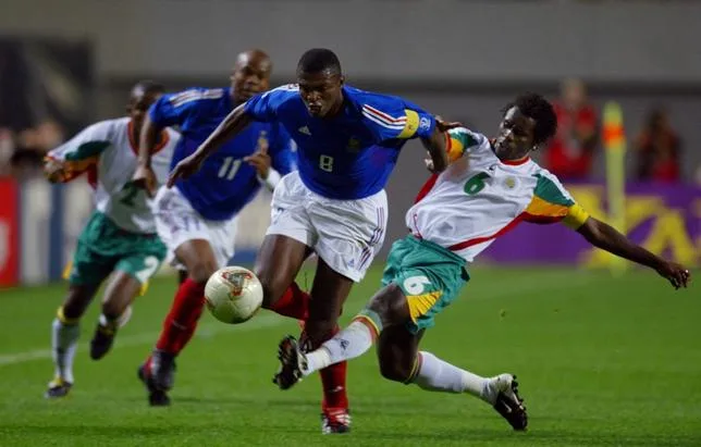 SAMBA OUMAR FALL : AU SÉNÉGAL, “TOUT LE MONDE SE RAPPELLE LA VICTOIRE CONTRE LA FRANCE EN 2002”