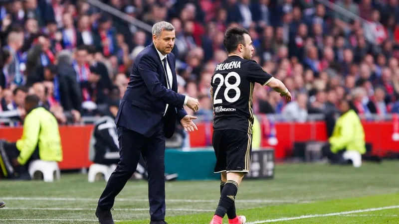 OM: « GENESIO AMÈNE DE LA TRANQUILITÉ… MARSEILLE EN AVAIT BESOIN », VALBUENA ADOUBE LE COACH OLYMPIEN ET FAIT ALLUSION AUX CRISES DE LA SAISON DERNIÈRE