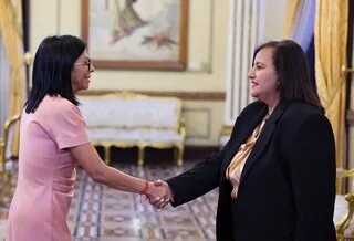 VENEZUELA : LA PRÉSIDENTE DELCY RODRIGUEZ A REÇU L’OPPOSANTE DINORAH FIGUERA POUR PARLER TRANSITION POLITIQUE
