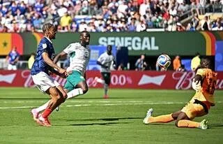 EN IMAGES. DES BLEUS AUX DEUX VISAGES LANCENT BIEN LEUR COUPE DU MONDE FACE AU SÉNÉGAL