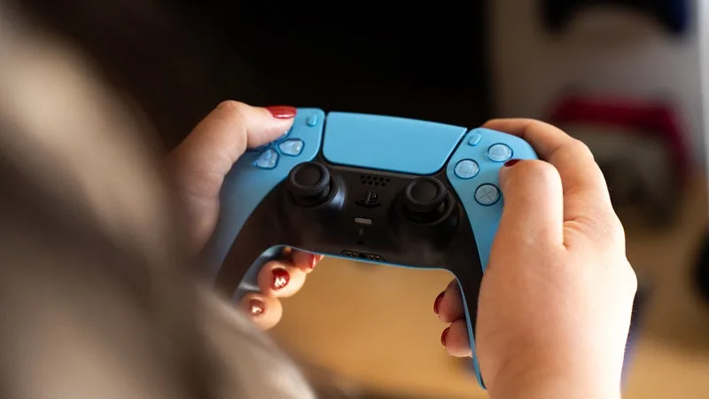 « UN TRISTE PRÉCÉDENT POUR L’AVENIR »: À LA GAMESCOM, PLUS GRAND SALON DU JEU VIDÉO EUROPÉEN, LES JOUEURS NOSTALGIQUES SE DÉSOLENT DE LA DISPARITION DU PHYSIQUE