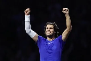 ATP 500 DE TOKYO. CARLOS ALCARAZ PASSE AU DEUXIÈME TOUR APRÈS UNE VICTOIRE DIFFICILE FACE À ALEX MICHELSEN
