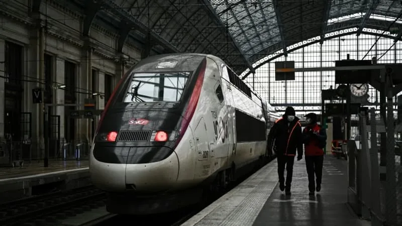 TGV SUPPRIMÉS AU SUD DE BORDEAUX: MÊME APRÈS LE FEU VERT DE LA PRÉFECTURE UNE FOIS LES INCENDIES ÉTEINTS, IL FAUDRA AU MOINS 3 JOURS À LA SNCF POUR FAIRE REPARTIR SES TRAINS