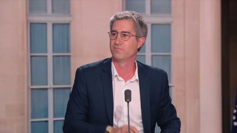« JE SUIS TRÈS SURPRIS D’EFFRAYER COMME ÇA »: FRANÇOIS RUFFIN RÉAGIT APRÈS L’OPPOSITION DE RAPHAËL GLUCKSMANN À SA PARTICIPATION À LA PRIMAIRE SOCIALISTE