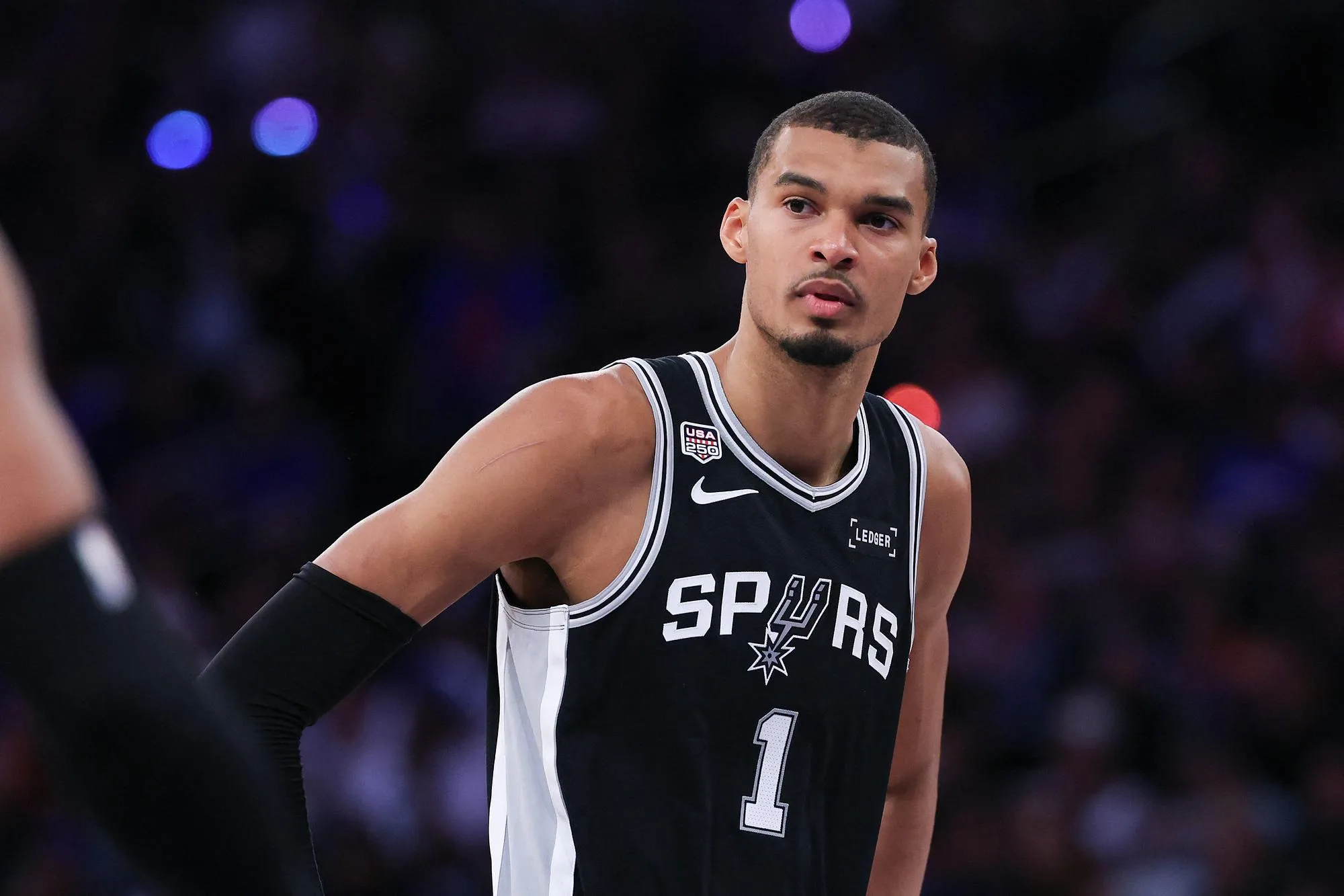 VICTOR WEMBANYAMA ET LES SPURS AU BORD DU GOUFFRE EN FINALE NBA APRÈS AVOIR GÂCHÉ UNE AVANCE RECORD