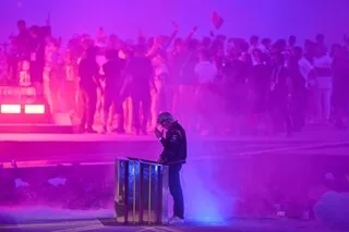 VIDEO. QUAND KAVINSKY ENFLAMMAIT LE STADE DE FRANCE POUR LA CÉRÉMONIE DE CLÔTURE DES JO 2024