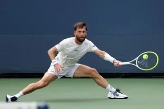 US OPEN. BLESSÉ AU POIGNET, CORENTIN MOUTET JETTE L’ÉPONGE AU PREMIER TOUR