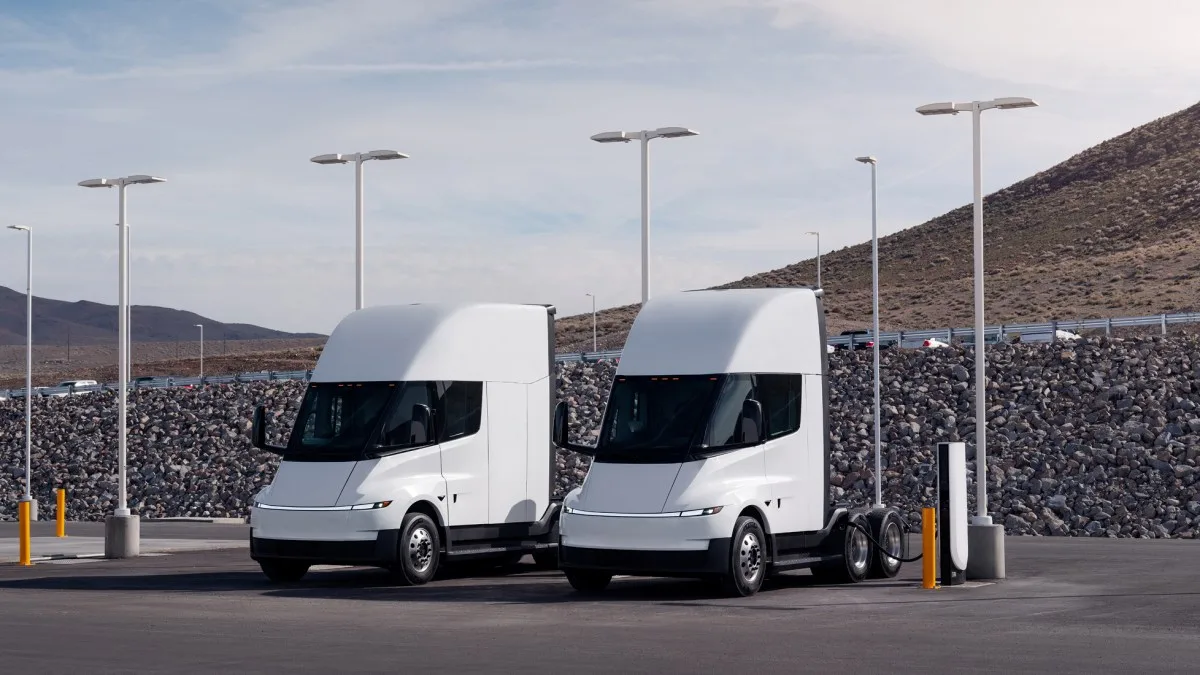 VOICI LE PRIX EN FRANCE DES BORNES DE RECHARGE TESLA POUR CAMION ÉLECTRIQUE À LA PUISSANCE DÉMENTIELLE