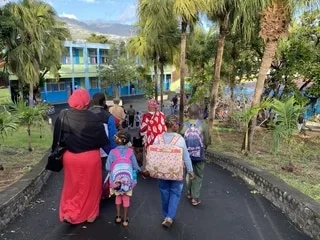 À LA RÉUNION, LA RENTRÉE SCOLAIRE EST « COMPLIQUÉE » APRÈS LA BAISSE « DRASTIQUE » DES CONTRATS AIDÉS PAR L’ÉTAT