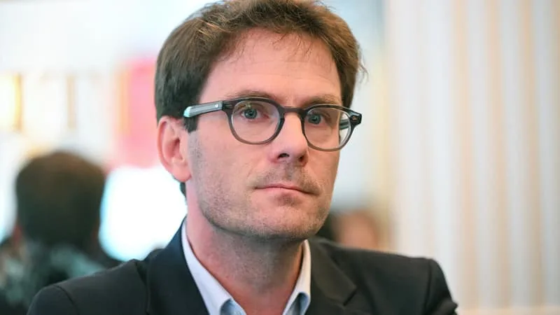 « LA VIOLENCE N’A SA PLACE NULLE PART EN DÉMOCRATIE »: UN HOMME CONDAMNÉ À 200 EUROS D’AMENDE ET UN STAGE DE CITOYENNETÉ POUR AVOIR MENACÉ DE MORT LE MAIRE DE ROUEN