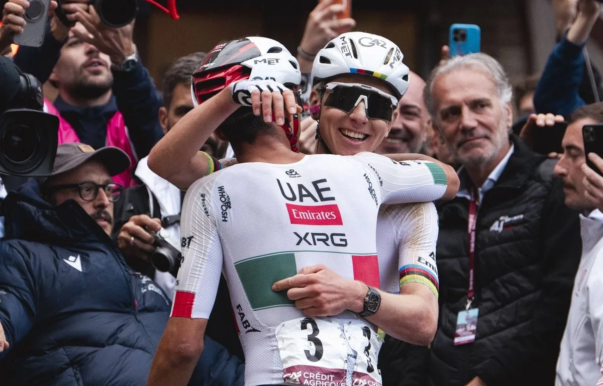 EN DIRECT TOUR DE FRANCE 2026 : POGACAR LAISSE LA VICTOIRE À DEL TORO, VINGEGAARD RESTE EN JAUNE… SUIVEZ LA 2E ÉTAPE