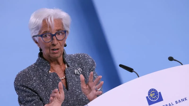 « L’EUROPE A LARGEMENT MANQUÉ LA PREMIÈRE RÉVOLUTION NUMÉRIQUE »: CHRISTINE LAGARDE ESTIME QU’ELLE « NE PEUT PAS SE PERMETTRE » DE RATER LA DEUXIÈME AUTOUR DE L’INTELLIGENCE ARTIFICIELLE