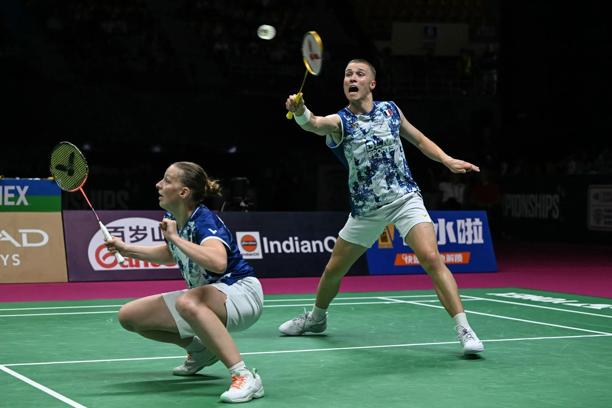 DELPHINE DELRUE ET THOM GICQUEL SACRÉS CHAMPIONS DU MONDE DE BADMINTON, DU JAMAIS-VU POUR LA FRANCE