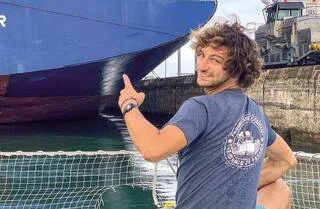 PENDANT TROIS ANS, IL A FAIT UN TOUR DU MONDE EN BATEAU-STOP: « EN QUELQUES HEURES, TU DOIS FAIRE PARTIE DE L’ÉQUIPAGE »