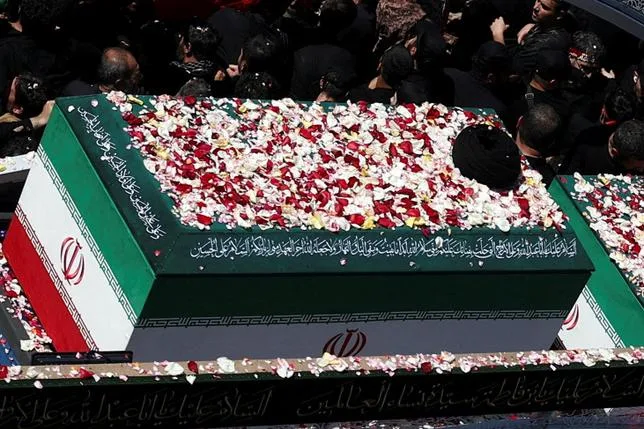 “PEUPLE FRÈRE” : DEUX DÉPUTÉS BULGARES PRÉSENTS AUX OBSÈQUES D’ALI KHAMENEI EN IRAN