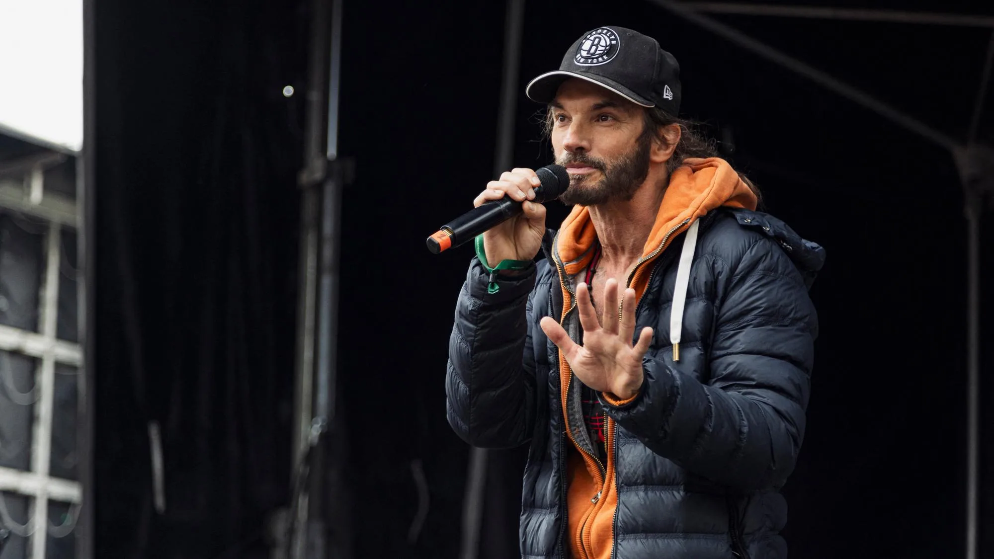 FRAH DE SHAKA PONK CONFIE SES REGRETS SUR SON DUO « COMPLÈTEMENT DÉPLACÉ » AVEC BERTRAND CANTAT