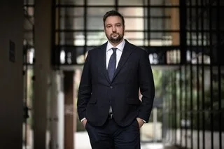 AFFAIRE CÉDRIC JUBILLAR : QUI EST PIERRE DEBUISSON, SON AVOCAT QUI A OBTENU SES AVEUX DE CULPABILITÉ ?