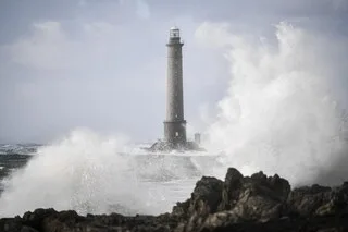 APRÈS LE PASSAGE DES TEMPÊTES AUSTEN ET BOELO, ENCORE 4 500 FOYERS NORMANDS SANS ÉLECTRICITÉ CE LUNDI