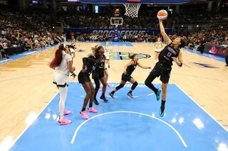 BASKET. LA FRANÇAISE JANELLE SALAÜN BAT UN AUTRE RECORD WNBA VIEUX DE 18 ANS