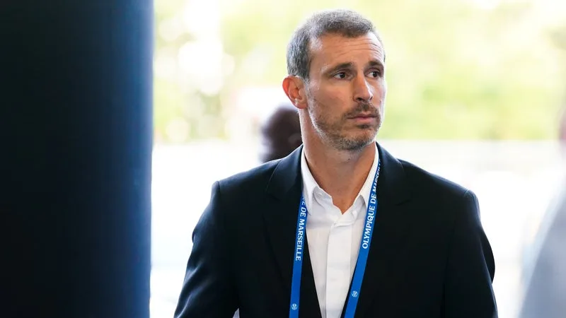 « ON EST L’ÉQUIPE QUI COURT LE MOINS EN LIGUE 1 »: LE CONSTAT DE LORENZI SUR LES « CARENCES » QUI PLOMBENT L’OM EN CE DÉBUT DE SAISON
