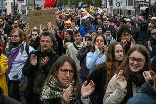 ATTAQUES RACISTES À TRAPPES ET LA VERRIÈRE : L’HOMMAGE ORGANISÉ AU MANS AUTORISÉ PAR LA PRÉFECTURE VIA UNE DÉROGATION