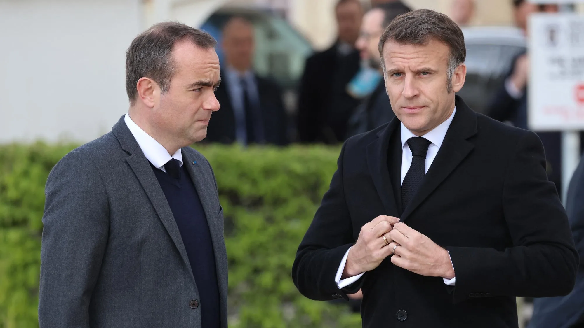 APRÈS LES DÉCLARATIONS CHOCS SUR L’AFFAIRE LYHANNA, LE GOUVERNEMENT TEMPORISE SUR LA RÉPONSE GLOBALE À APPORTER