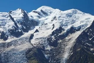 ENTRETIEN. « EN FRANCE, LES GLACIERS DANS LES ALPES PRÉSENTENT AUSSI DES RISQUES » D’EFFONDREMENT, SELON UN GLACIOLOGUE