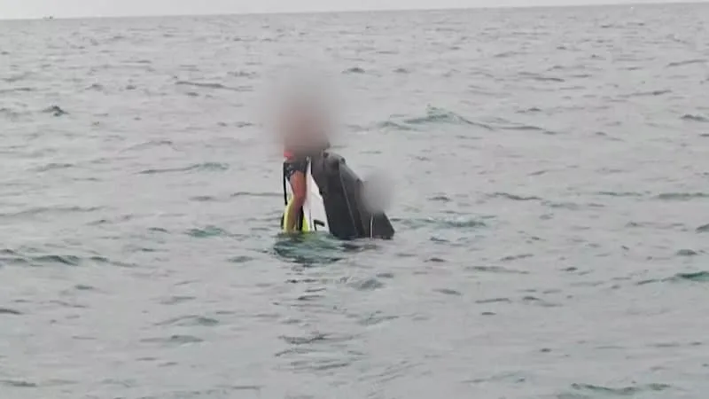 LEUR JET-SKI S’EST RETOURNÉ: UN FRANÇAIS ET SES DEUX FILS DE 5 ET 7 ANS SECOURUS EN MER APRÈS PLUS DE 16 HEURES À LA DÉRIVE AU LARGE DE LA THAÏLANDE