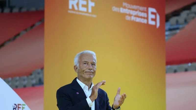 MÊME LES CONGÉS MATERNITÉ ET PARTERNITÉ SERAIENT INCLUS DEDANS: POUR RELANCER LA NATALITÉ, LE MEDEF VEUT TOUT RASER ET CRÉER UN SEUL ET UNIQUE CONGÉ PARENTAL DE 6 MOIS