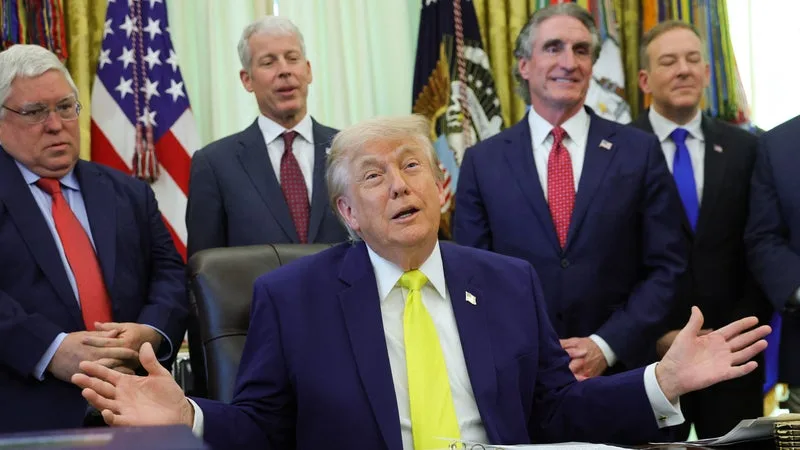 LES BANQUES CHINOISES BIENTÔT PUNIES PAR TRUMP POUR LEUR SOUTIEN À L’IRAN? « PAS OBLIGÉ DE TOUT ANNONCER », LE PRÉSIDENT AMÉRICAIN LAISSE PLANER LE DOUTE SUR DE NOUVELLES SANCTIONS