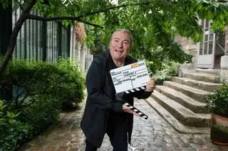 « ALORS, ON N’ATTEND PAS FABIEN ? » : LES SOUVENIRS DE FABIEN ONTENIENTE, RÉALISATEUR AUX 20 MILLIONS D’ENTRÉES