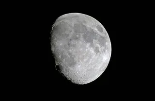 L’ÉTAGE SUPÉRIEUR D’UNE FUSÉE SPACEX EST ENTRÉ EN COLLISION AVEC LA LUNE : UN NOUVEAU CRATÈRE DEVRAIT SE FORMER