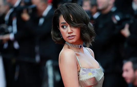 LENA SITUATIONS RÉAGIT AUX COMMENTAIRES DE « LA MODE » SUR SA PERTE DE POIDS