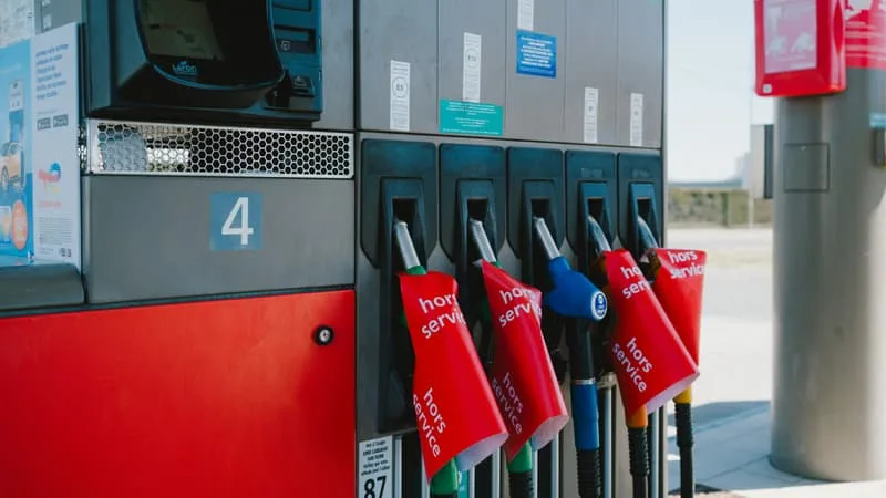 ELLES DEVAIENT S’ARRÊTER LE 31 AOÛT: LE GOUVERNEMENT RÉFLÉCHIT À PROLONGER LES AIDES CARBURANTS AUX ENTREPRISES LES PLUS TOUCHÉES