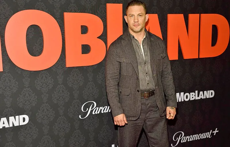TOM HARDY DEVRAIT FAIRE SON RETOUR DANS « MOBLAND » APRÈS UNE VILAINE BROUILLE AVEC LA PRODUCTION