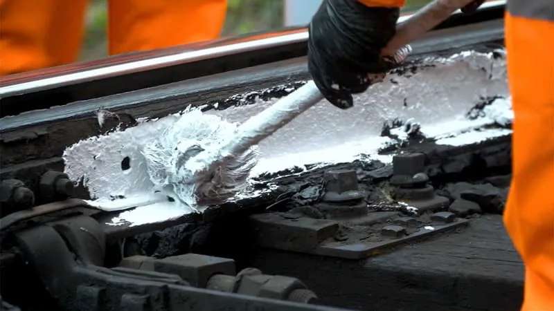 LE RÉSEAU FERROVIAIRE EUROPÉEN EST PARTICULIÈREMENT SENSIBLE AUX CANICULES: QUELLES SOLUTIONS POUR ÉVITER LES RUPTURES DE CATÉRNAIRES?