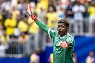 MERCATO. ZION SUZUKI, SENSATION DE LA COUPE DU MONDE PROCHE DE REJOINDRE LE PSG, S’ENGAGE FINALEMENT AVEC ASTON VILLA