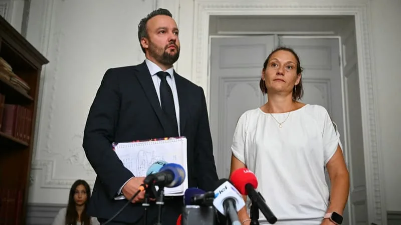 « C’EST LE COMBAT DE TOUT LE MONDE »: UN CLUB DE TAEKWONDO LANCE UNE CAGNOTTE POUR SOUTENIR LA MÈRE DE ROSA, QUI A PORTÉ PLAINTE POUR VIOL CONTRE JÉRÔME BARELLA