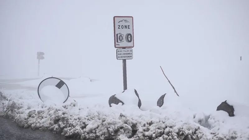 HAUTE-SAVOIE: LES ÉQUIPEMENTS HIVERNAUX POUR LES VOITURES SONT OBLIGATOIRES À PARTIR DU 1ER NOVEMBRE