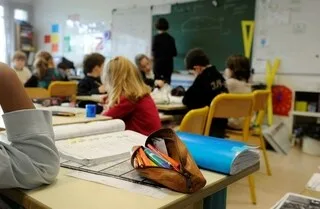 QUEL AVENIR POUR L’ÉCOLE ? VOICI CE QUE PROPOSENT LES PRINCIPAUX CANDIDATS À LA PRÉSIDENTIELLE 2027