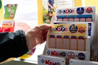 LOTO : HABITUÉ À JOUER TOUJOURS LES MÊMES NUMÉROS, IL EN CHANGE DEUX… ET REMPORTE 7 MILLIONS D’EUROS
