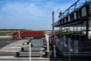 BUDGET 2027 : LE GOUVERNEMENT VEUT RÉCUPÉRER 800 MILLIONS D’EUROS AUPRÈS DES EXPLOITANTS D’AUTOROUTES ET D’AÉROPORTS