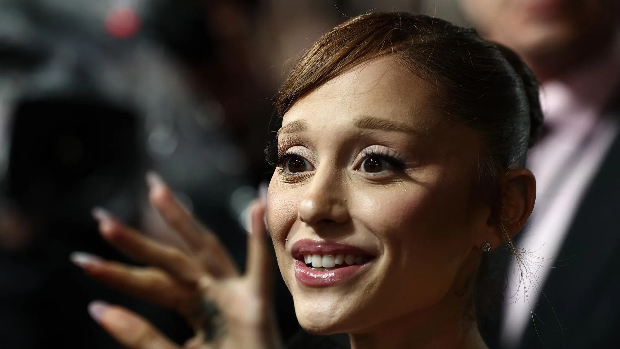 ARIANA GRANDE N’A PAS DU TOUT AIMÉ QUE DONALD TRUMP UTILISE SA MUSIQUE POUR UN CONTENU TRANSPHOBE