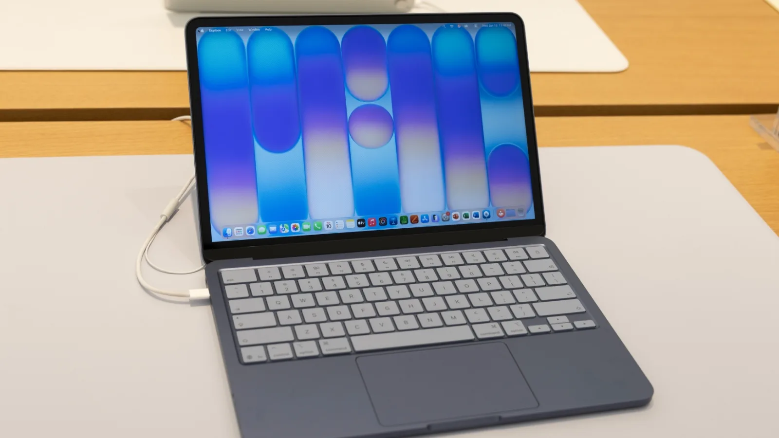 PRESQUE TOUS LES MAC VONT ÊTRE RENOUVELÉS DANS LES PROCHAINES MOIS, ET L’OLED ARRIVE ENFIN