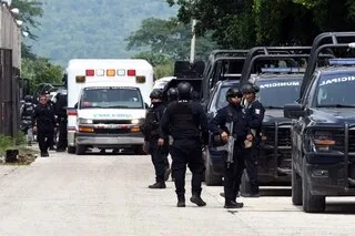 AU MEXIQUE, TROIS HOMMES CONDAMNÉS À 158 ANS DE PRISON POUR LE MEURTRE DE TROIS SURFEURS ÉTRANGERS