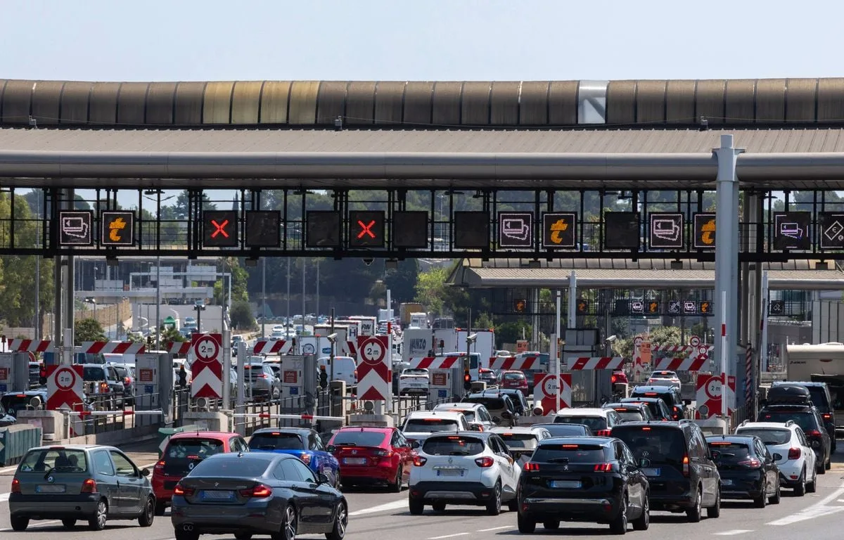 BUDGET 2027 : LE GOUVERNEMENT VEUT RÉCUPÉRER 800 MILLIONS D’EUROS AUPRÈS DES EXPLOITANTS D’AUTOROUTES ET D’AÉROPORTS